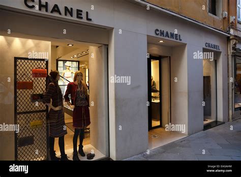 buy chanel at italy